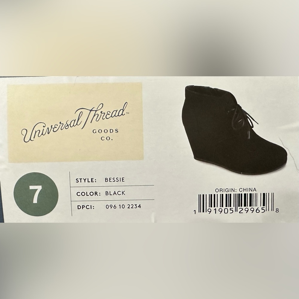 Universal thread black wedge ankle booties